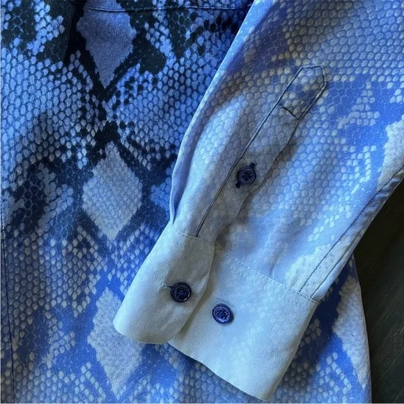 EQUIPMENT 100% Silk Reese Fading Blouse Marine Blue Ombré Snake Print M Like New - Picture 2 of 16